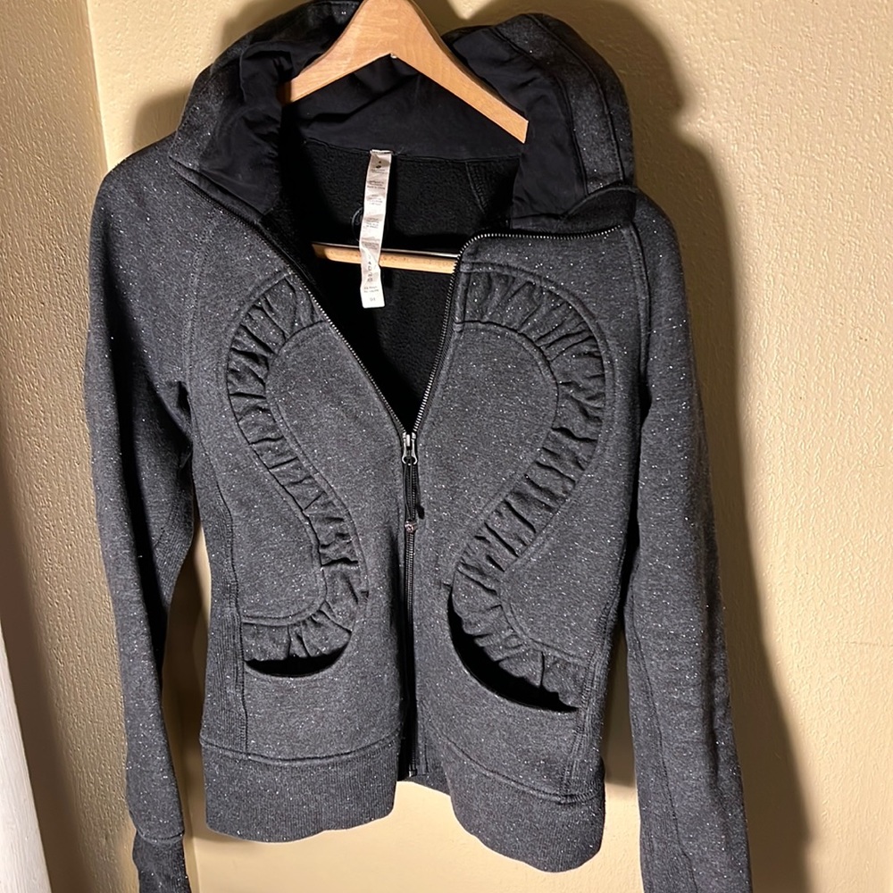 Lulu Lemon Women’s Zippered Sweatshirt Color Gray Size 6 - Picture 1 of 5